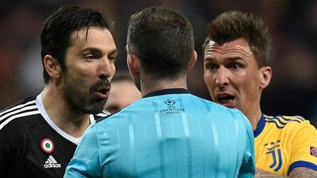 Grande Gigi și o reacție "world class" după ce l-a jignit pe arbitrul Michael Oliver. Ce ar face dacă s-ar întâlni pe stradă cu omul care i-a interzis visul Ligii
