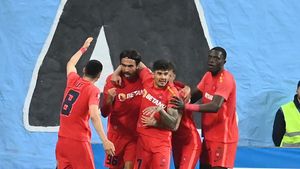 Gigi Becali anunță primul fotbalist care este lăsat în afara lotului la meciul cu FC U Craiova! Decizia patronului FCSB le dă planurile peste cap lui Pintilii și Charalambous: „E clară treaba! Nu are voie să joace” | EXCLUSIV