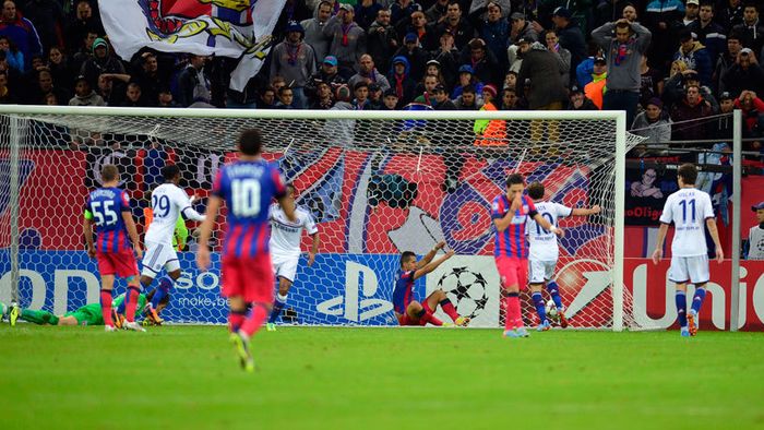 Steliștii, carne de tun în fața lui Chelsea! Dragomir a găsit vinovații: "Cine i-a văzut fotbaliști pe Tatu și Georgievski?"