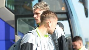 FCSB a plecat în Olanda. Imagini cu fotbaliștii lui Gigi Becali: îngândurați și îngrijorați!