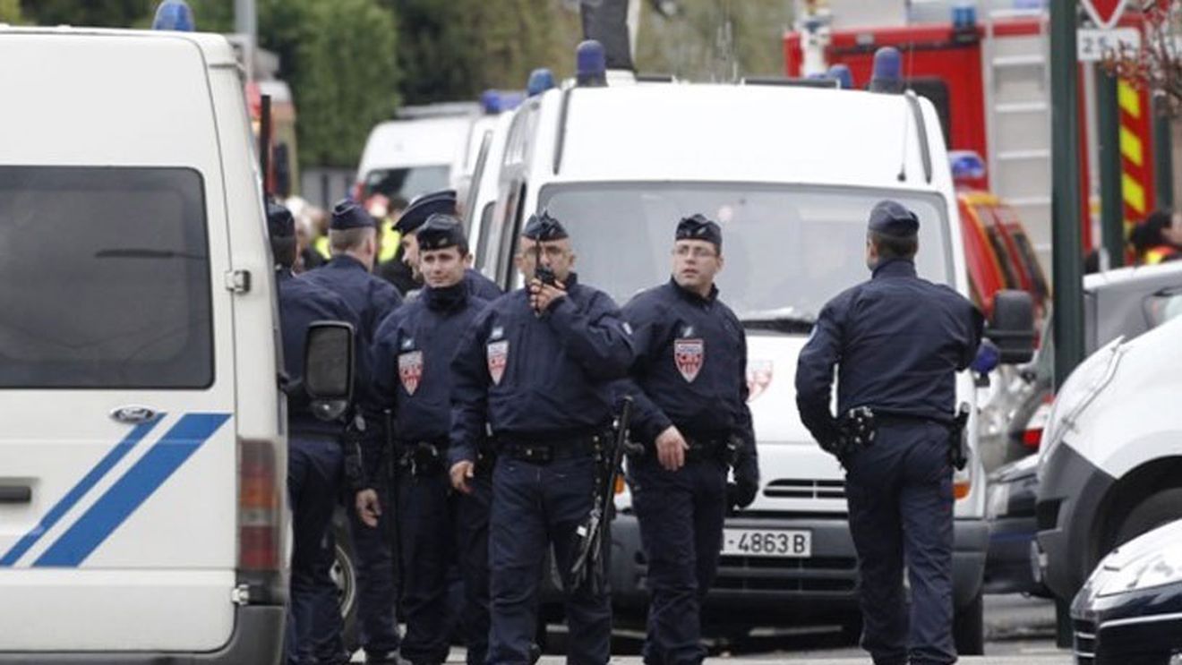 Autocarul echipei PSG, cu un geam spart după ce a fost atacat de fanii echipei Marseille