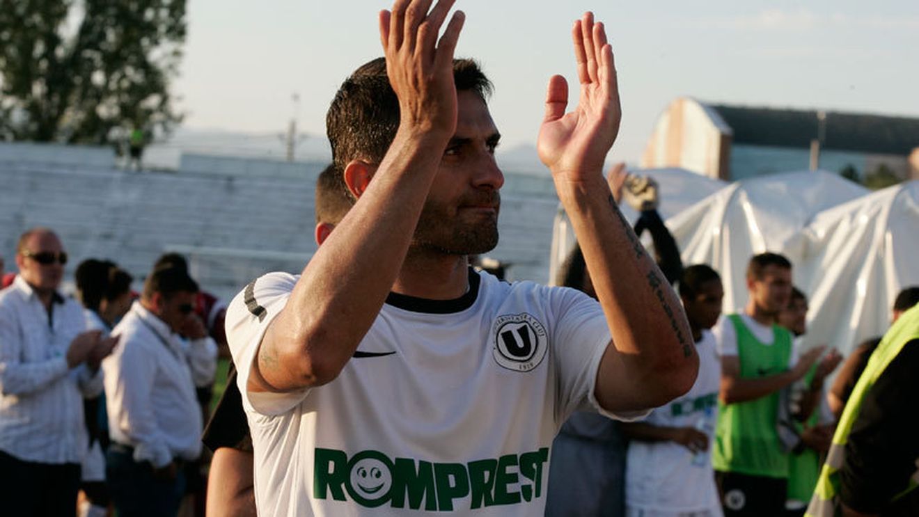 Pană:** "Se poate spune că a fost debutul lui Claudiu ca antrenor secund" :)