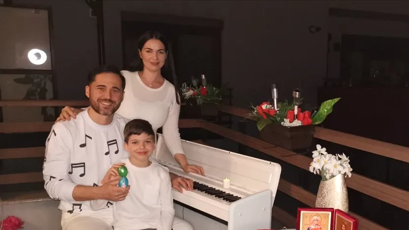 VIDEO/ Îți dau lacrimile! Familia Maxer a cântat cu vecinii ”Hristos a înviat din morți”