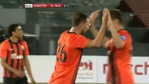 VIDEO Raț l-a pus în umbră pe Wesley:** a marcat cu o execuție care îi poate aduce o prelungire de contract! Șahtior - Al-Hilal 3-2