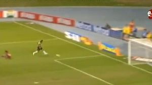 VIDEO Are nume de legendă, dar îl imită pe Torres!** O ratare marca "El Nino" a lui Kempes