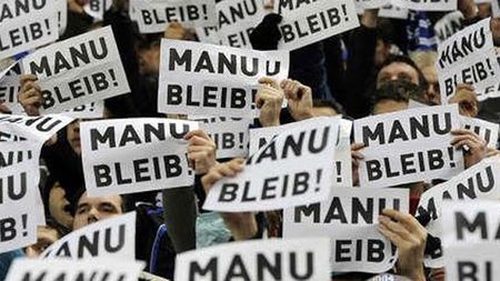 "Neuer, rămâi!" Fanii lui Schalke încearcă din răsputeri să-l întoarcă pe căpitan din drumul spre Bayern Munchen