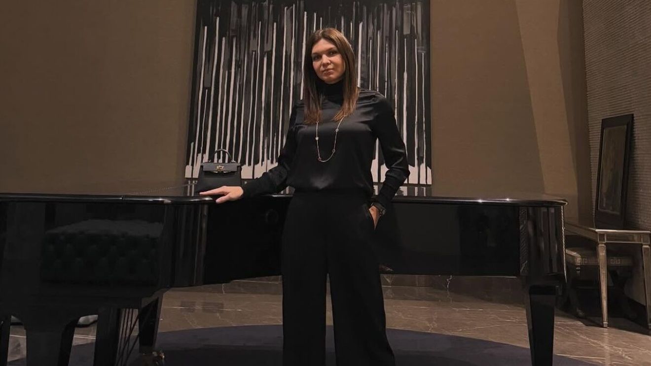 Simona Halep i-a lăsat mască pe toți, după ce a apărut îmbracată complet în negru! Ipostază inedită pentru fostul lider WTA. FOTO