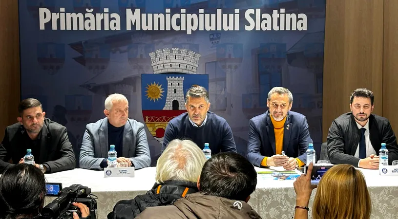 Claudiu Niculescu, prezentat la primărie ca antrenor la CSM Slatina! Fiul rătăcitor s-a întors acasă după 30 de ani și trebuie să ducă ”echipa la noi performanțe”! Un fost angajat la CFC Argeș, numit team manager