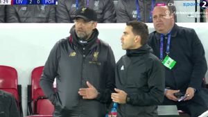 Momentul în care Klopp i-a transmis lui Hațegan: "Da, ai dreptate". Faza serii pe Anfield, cu arbitrul român în prim-plan