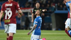 „Te-a certat Săpunaru pentru faza aceea?” S-a aflat ce au discutat Alibec și Săpunaru la pauza meciului, după gafa fundașului rapidist care a dus la golul de 4-0 al Farului!