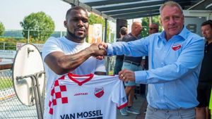 A cucerit un titlu cu Real Madrid, cântă rap și e cunoscut ca "Roya2Faces", iar acum a surprins pe toată lumea. Ce a ajuns să facă la 32 de ani ex - jucătorul "galacticilor"