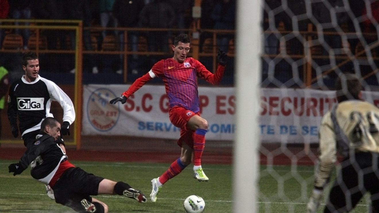 Gigi îl ia din nou în brațe pe Mihai Costea: "REGRET că l-am făcut măscărici!"** Ce a vrut de fapt să spună Becali