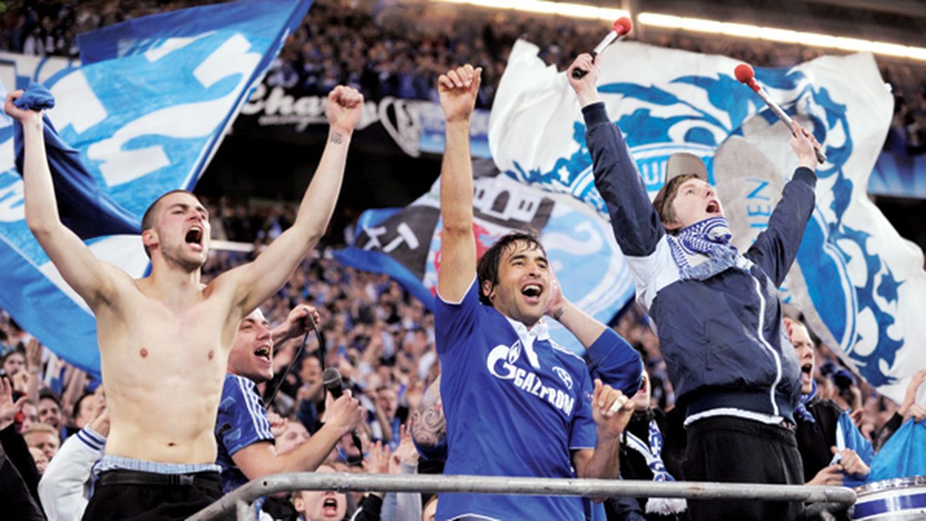 Raul, șef de galerie!** Spaniolul își trăiește a doua tinerețe la Schalke