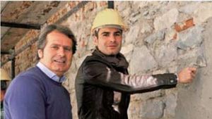 "Briliantul" s-a transformat în zidar!** Vezi cum îi ajută Mutu pe copiii bolnavi din Florența!