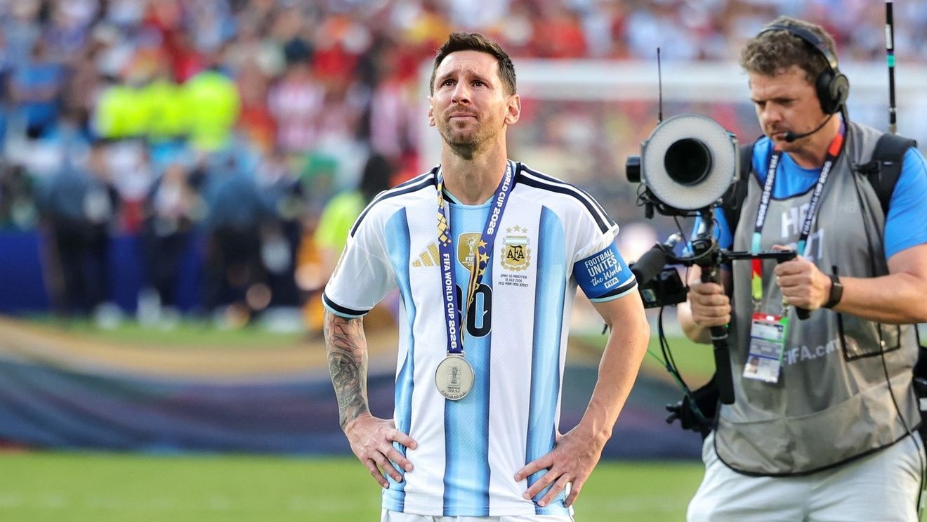 Universitatea din Buenos Aires îl face Doctor Honoris Causa pe Leo Messi, deși acest a abandonat școala la 13 ani