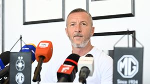 „Creierul” din teren al lui Dorinel Munteanu, pe care Gigi Becali a vrut să-l transfere la FCSB, l-a lăsat mut de uimire pe Meme Stoica! „Și pe noi ne-a omorât”