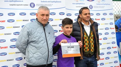 Nepotul lui Ilie Bărbulescu, campion la Cupa Hagi și premiat chiar de bunicul lui, fostul fundaș al Stelei