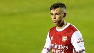 Arsenal Londra i-a reziliat contractul lui Cătălin Cîrjan, după ce Rapid București a renunțat și ea la transferul definitiv! Prima reacție a fotbalistului după ce „tunarii” l-au dat afară