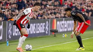 S-a aflat de ce a fost scos Dennis Man la pauza meciului PSV – Bayern: „Ne-a zis asta”