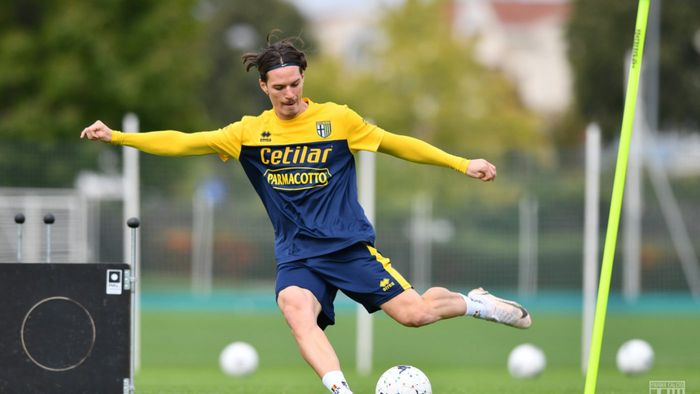 Italienii au făcut anunțul privind viitorul lui Dennis Man la Parma: „Nu îi rămâne de făcut decât asta!”. De ce au picat discuțiile cu Antalyaspor