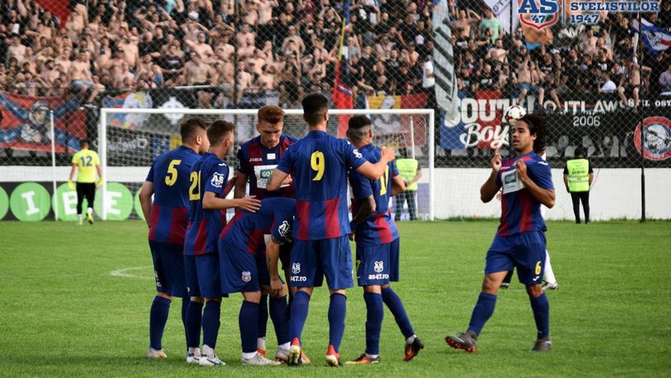 Apariția surprinzătoare de la meciul Stelei din Liga 4. FOTO | Anul trecut le-a interzis promovarea, acum a ajuns în Regie