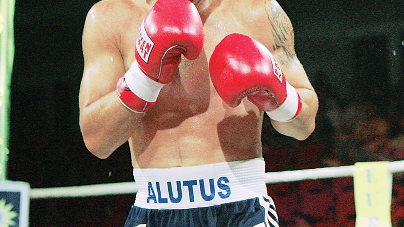 „Bombardierul" Simion atacă Mediterana