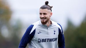 Roma și Napoli au intrat în cursa pentru transferul lui Radu Drăgușin. Vestea a venit din Italia