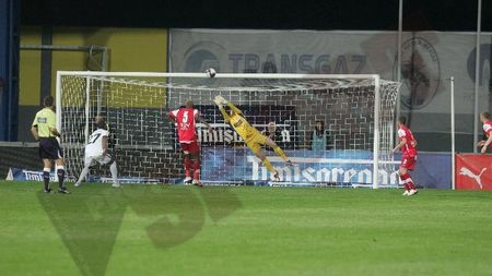 Cu un ochi râde și cu unul plânge!** Paradoxul lui Pustai: "Am câștigat și nu ne-am calificat, am o durere dulce-amară"