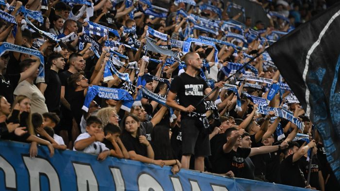 Universitatea Craiova a vândut deja 4.000 de pachete pentru meciurile din Conference League, dar fanii sunt revoltaţi: „O bătaie de joc, ruşine!"