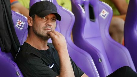 Cristi Chivu, avertizat că îşi pune cariera în pericol: "Cine eşti, tu, să o refuzi pe Ajax Amsterdam! Să nu mai stea să aleagă". EXCLUSIV