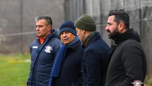 Visul rapidiștilor prinde contur! Mircea Lucescu, lângă Daniel Pancu la antrenament FOTO