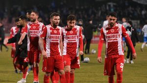 Ofertă neașteptată pentru un jucător de la Dinamo! O echipă din play-off îl dorește insistent | EXCLUSIV