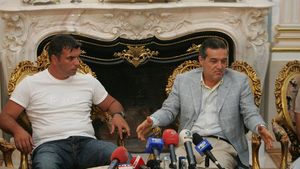 Becali, o nouă serie de pumni la adresa lui Alibec. Finanțatorul FCSB a pronunțat numele lui Cosmin Olăroiu după meciul cu Juventus: "Și așa pun presiune"