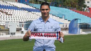 INTERVIU | "Insolvența ne leagă de mâini și de picioare. E trist ce se întâmplă la Oțelul, clubul are să-mi dea bani pe cinci luni". Ce spune Plopeanu despre asigurările medicale și despre contractele de muncă din fotbalul românesc