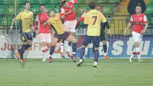 'Măcelăriți' în Moldova!** Ciobi a plecat negru de supărare de la meci! Dănciulescu, Niculae și Munteanu, "RUPȚI" de jucătorii Daciei: