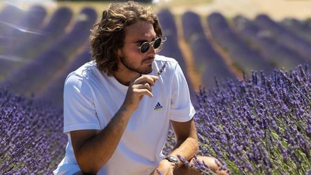 Reacție dură a guvernului Greciei, după ce Stefanos Tsitsipas a afirmat că preferă să ia Covid decât să se vaccineze