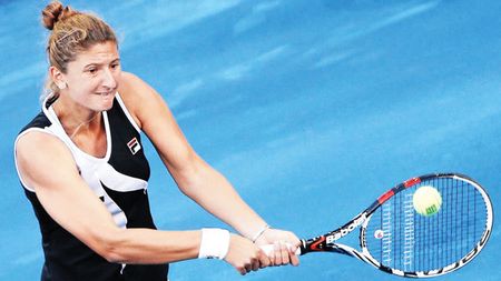 Begu, fără nicio șansă în fața Șarapovei!** Pe zgura albastră, favoritele prind aripi