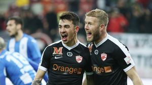 Blat la Dinamo - Aris Limassol? Nemec "s-a prins" și s-a dus direct la portarul advers! Ce s-a întâmplat în meciul câștigat de "câini" cu 5-0