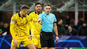 Istvan Kovacs, atacat dur după o decizie luată în duelul AC Milan - Borussia Dortmund din Champions League: „Niciodată în viața lui!”. Un campion mondial, scandalizat. VIDEO