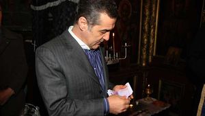 VIDEO / Becali își face de cap: "De acum voi premia adversarii rivalelor chiar la sediul DNA!"