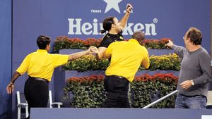 Nadal, sărutat de un bărbat!