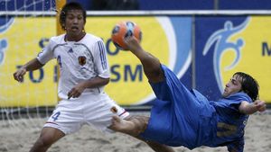 LIVE PE BOOM SPORT ONE** Fotbal pe plaja din Castellon! FII ACOLO!