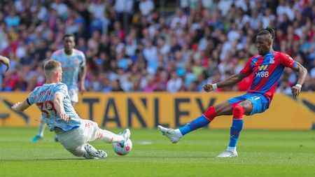 Jose Mourinho transformă Roma într-o forță în Serie A! Transferul cu care vrea să dea lovitura vine din Premier League: Wilfried Zaha!