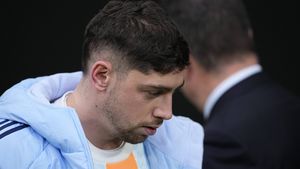 Medicii, diagnostic dur pentru Valverde! Nu va juca în Barcelona - Real Madrid după ce s-a lovit la cap în bătaia cu Tchouameni