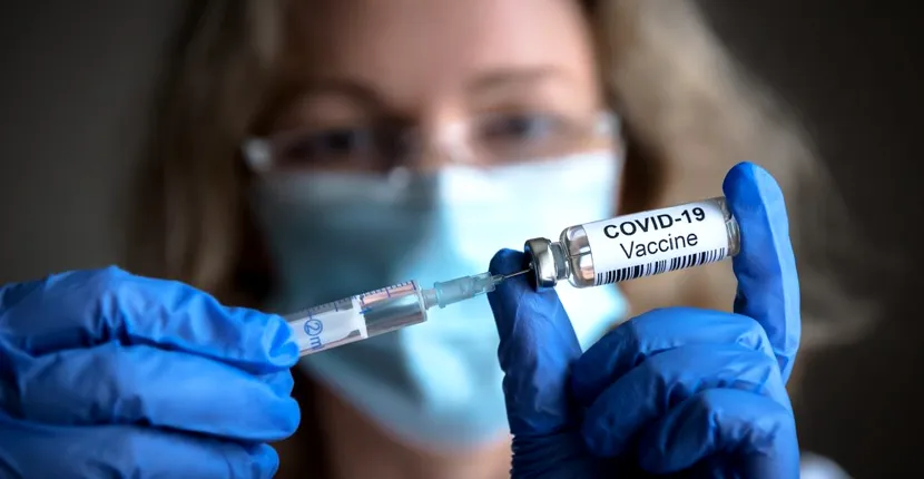 Mărturiile unui expert în medicină: 'Chiar și după ambele doze de vaccin este posibil să dați COVID altcuiva'