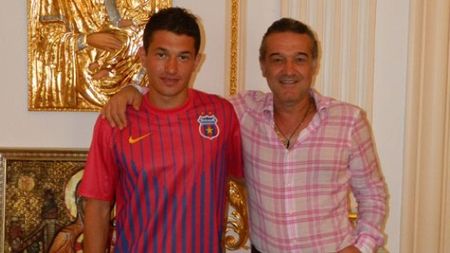 Andrei Prepeliță, patru ani la Steaua!** Becali: "Cine nu vrea un jucător ca el?"
