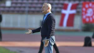 Mircea Rednic, apărat de o fostă glorie a formației din „Ștefan cel Mare”: „Ce să facă dacă jucătorii nu au valoare?”