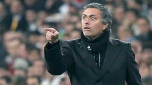 Mourinho, făcut praf de-a lungul timpului:** "Merită o lovitură în dinți" / "E needucat"!** Vezi ce zicea Ronaldo în 2007!