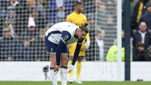 Radu Drăgușin, cifre dezastruoase! Englezii anunță că e pe lista de transferuri: „Patronul va cere să fie vândut. Puțini fani îl vor plânge după performanțele lui abjecte”