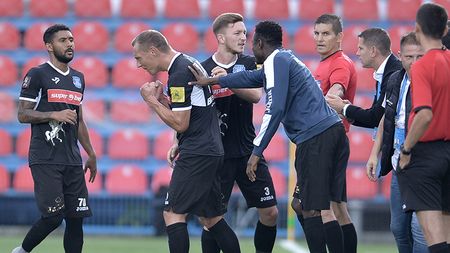 Scandalul continuă la Poli Iași. Cioinac reacționează după atacul dur al lui Ambrosie: "Nu sunt doar jucătorii de vină atunci când echipa merge prost". Ce sancțiuni se pregătesc împotriva căpitanului